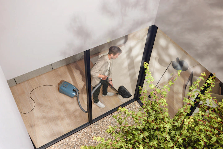 Miele Guard L1 Canister Vacuum Cleaner